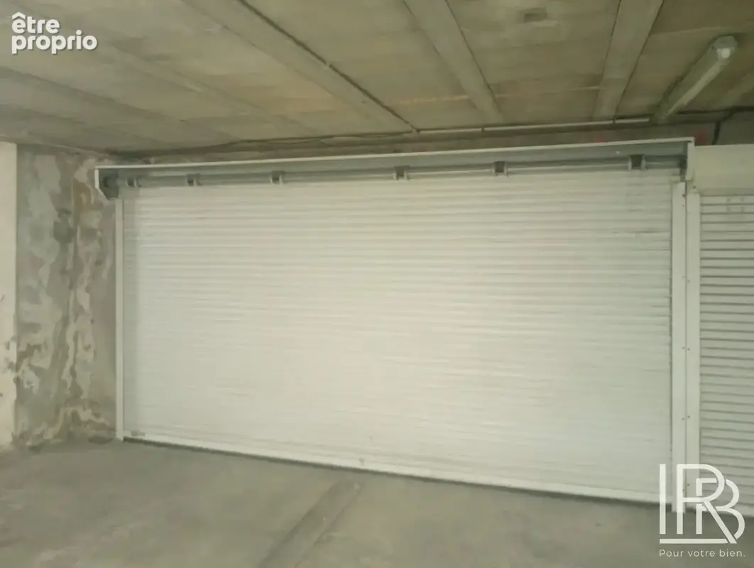 Box double securise - rue sainte - 25m2 - photo 1