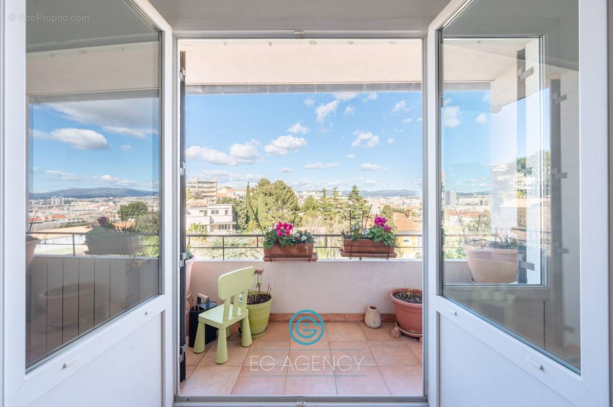 Appartement à MARSEILLE-8E