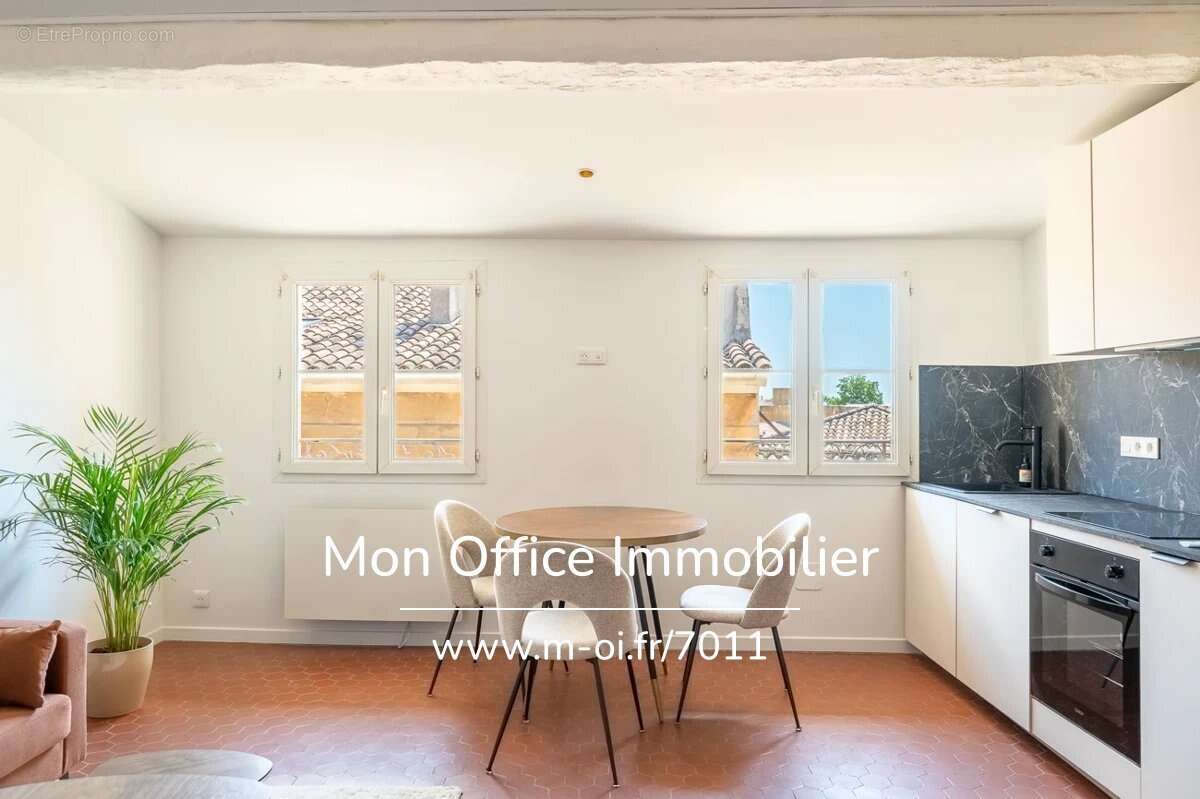 Référence : 7011-NFI - T3 rénové, bel immeuble, vue dégagée - photo 4