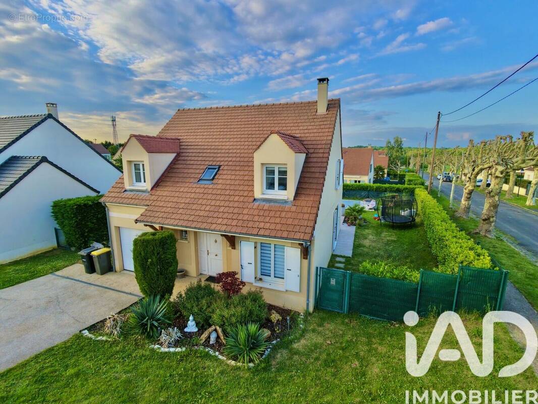 Photo 1 - Maison à OZOUER-LE-VOULGIS