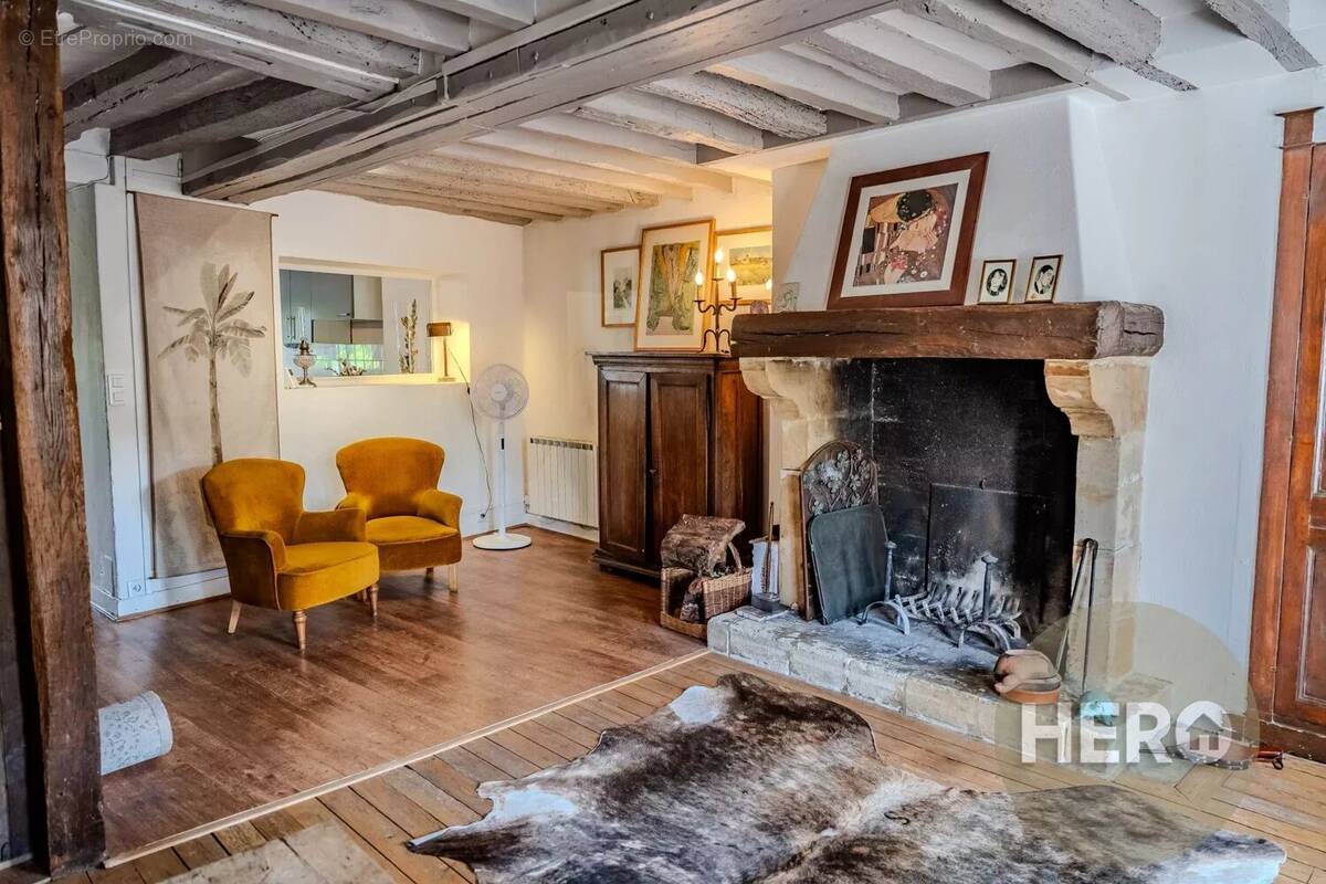 Appartement à NEAUPHLE-LE-CHATEAU