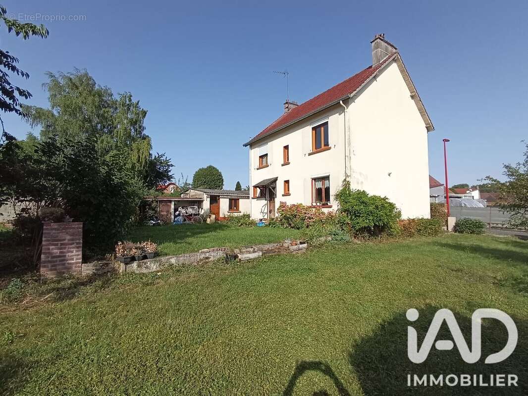 Maison 99 m² à La Chaussee-Tirancourt  - photo 2