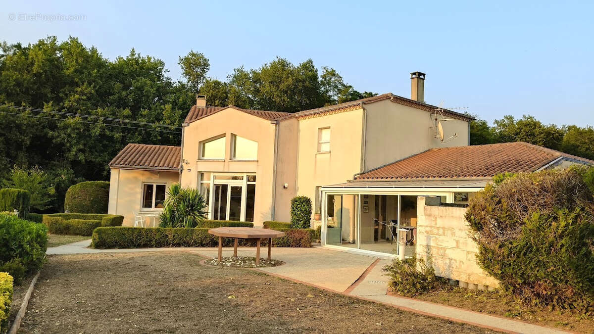 Maison à COMPS