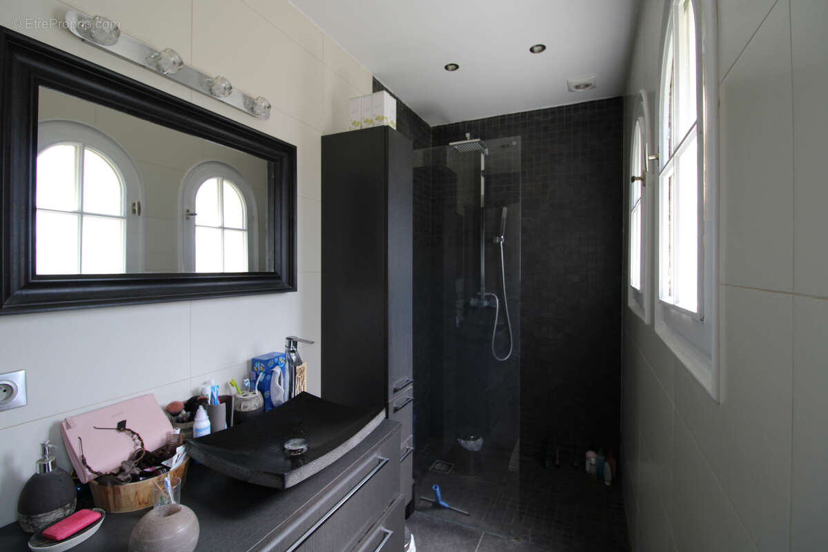 Maison à SARTROUVILLE