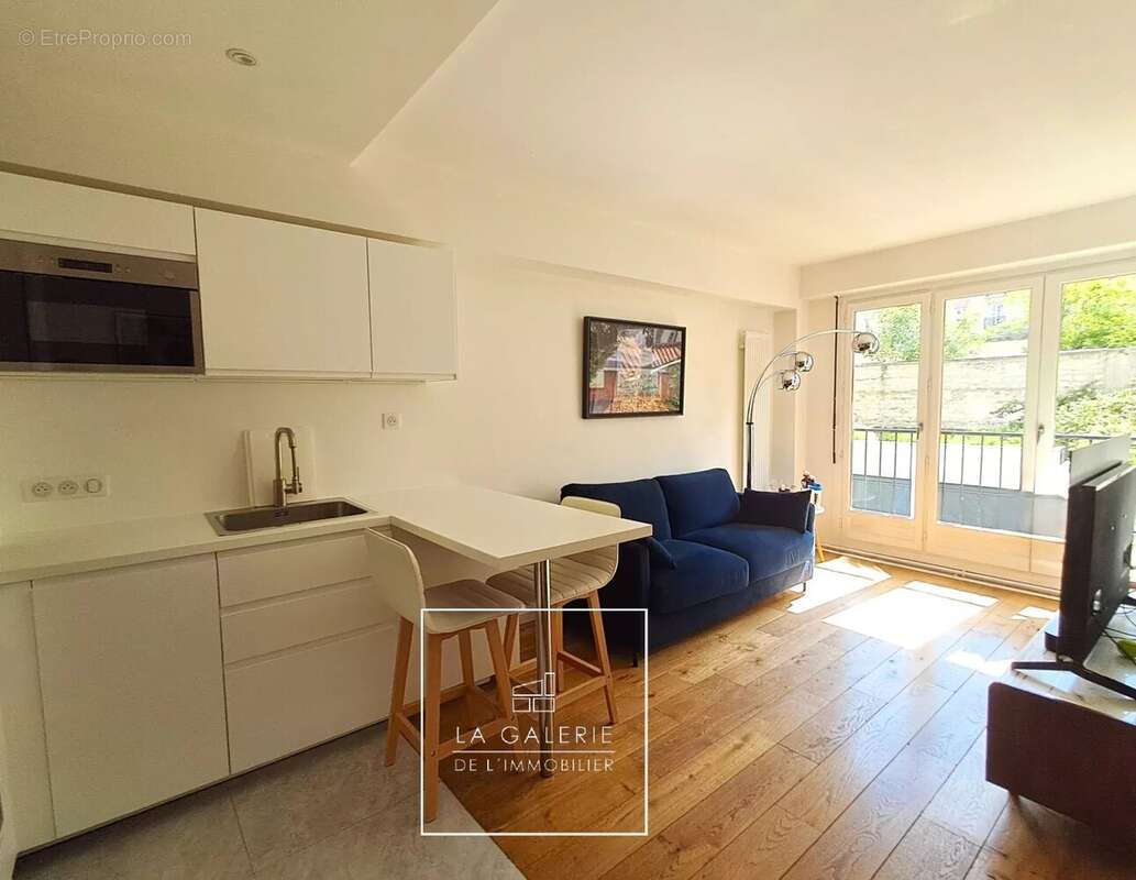 Appartement à PARIS-15E