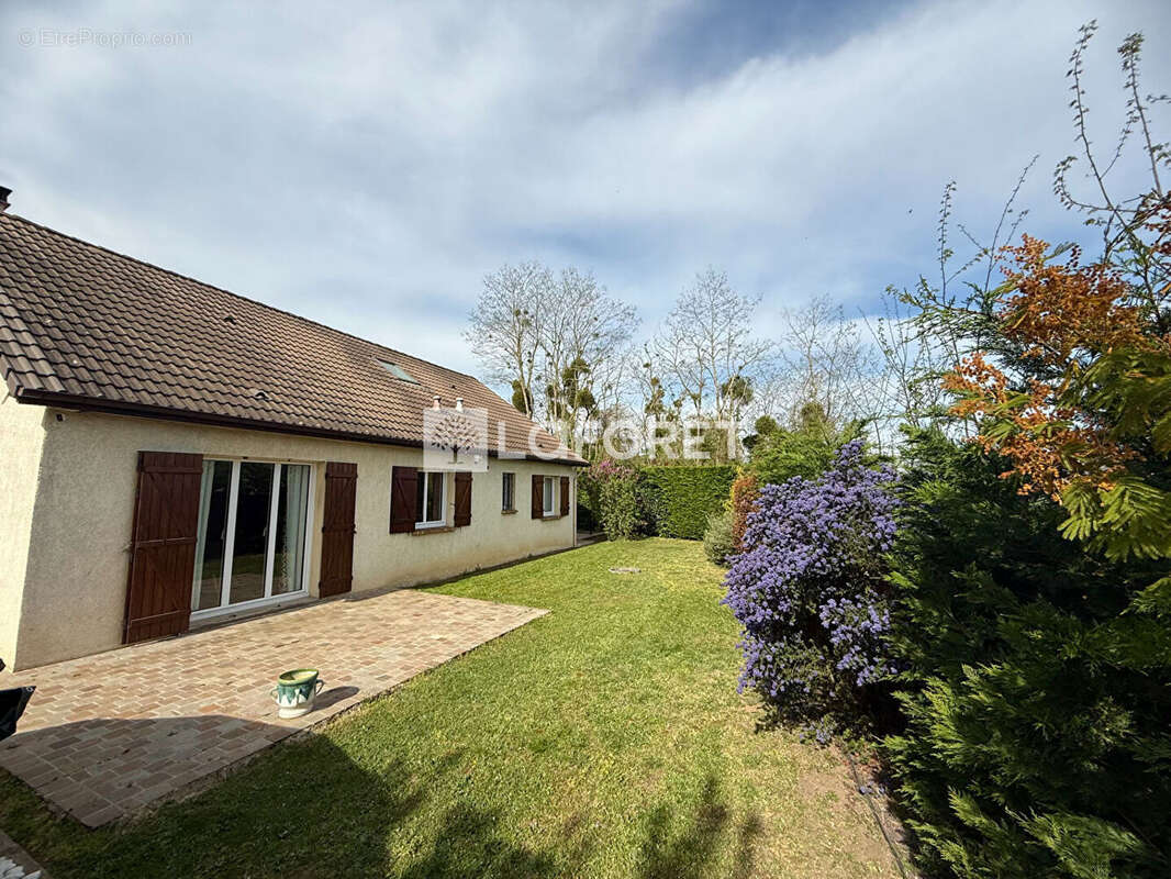 Maison à VERNEUIL-SUR-SEINE