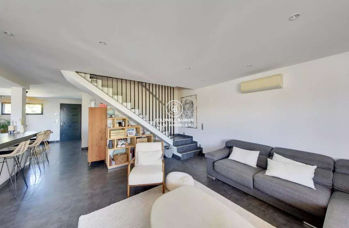 Maison à VILLENEUVE-DE-LA-RAHO