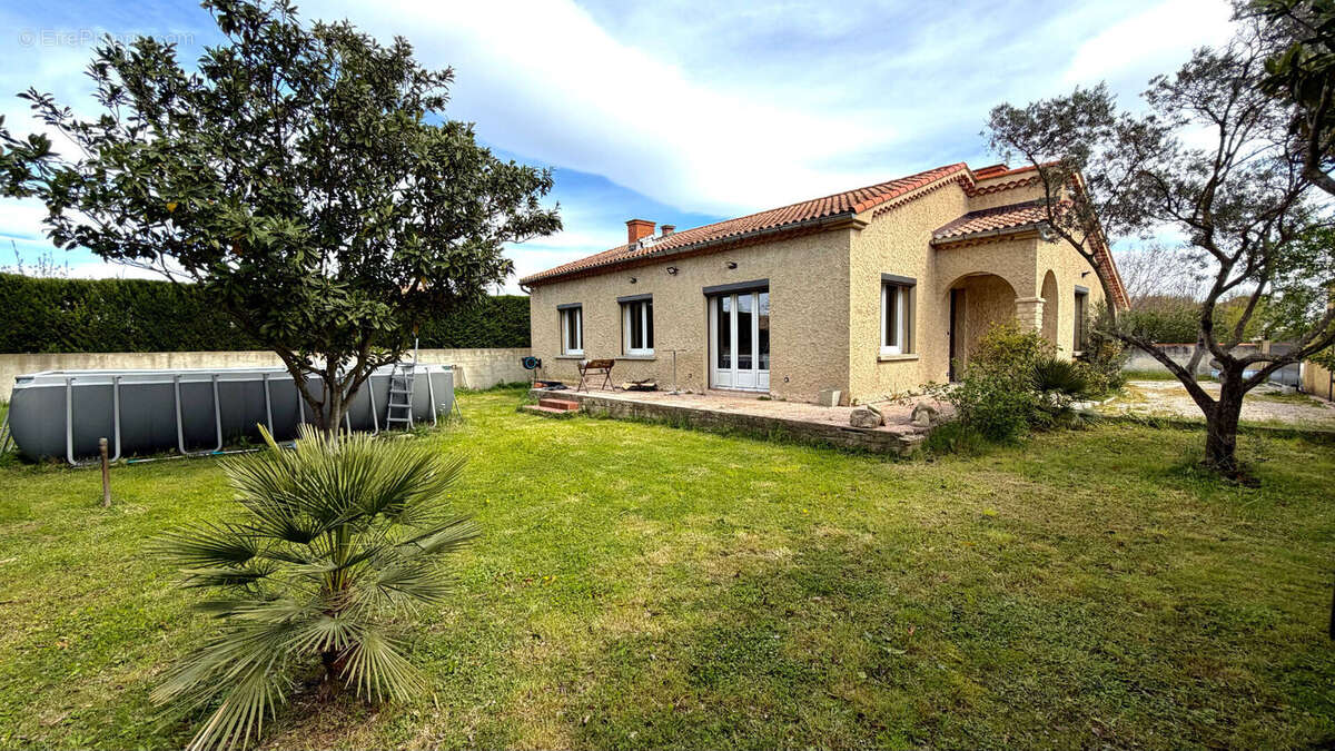 Maison à ENTRAIGUES-SUR-LA-SORGUE