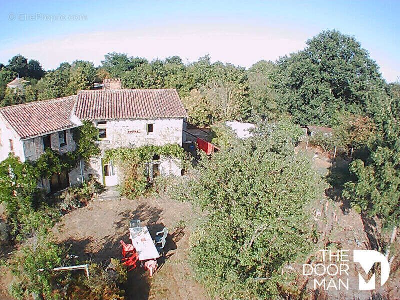 Maison à PARTHENAY