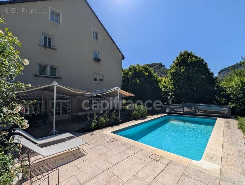 Fonds de commerce et murs à vendre - Demeure XVIᵉ avec restaurant, chambres d’hôtes et logement privatif – Site Patrimonial Rema - photo 7