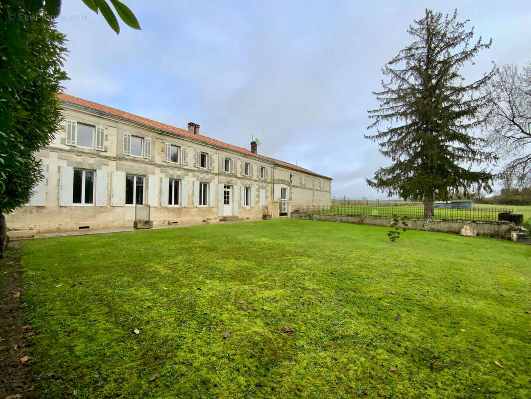 Maison à MIRAMBEAU
