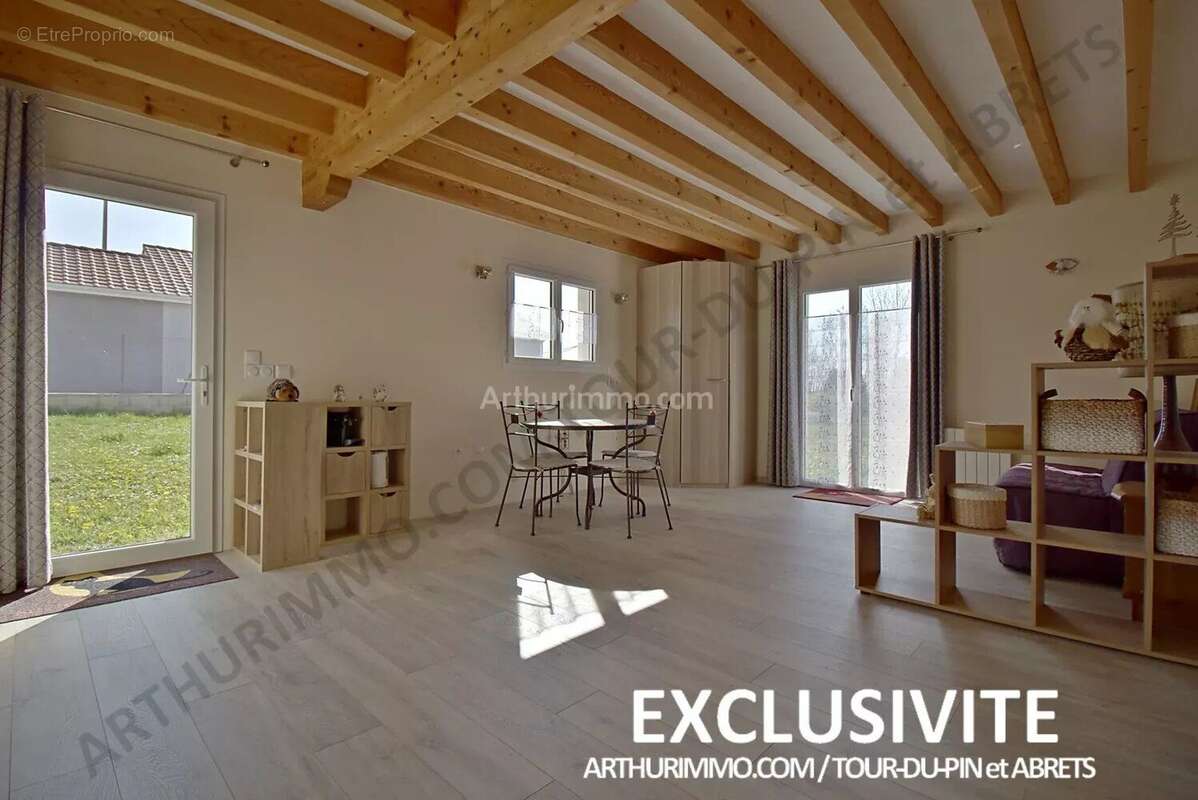 Maison à LA TOUR-DU-PIN