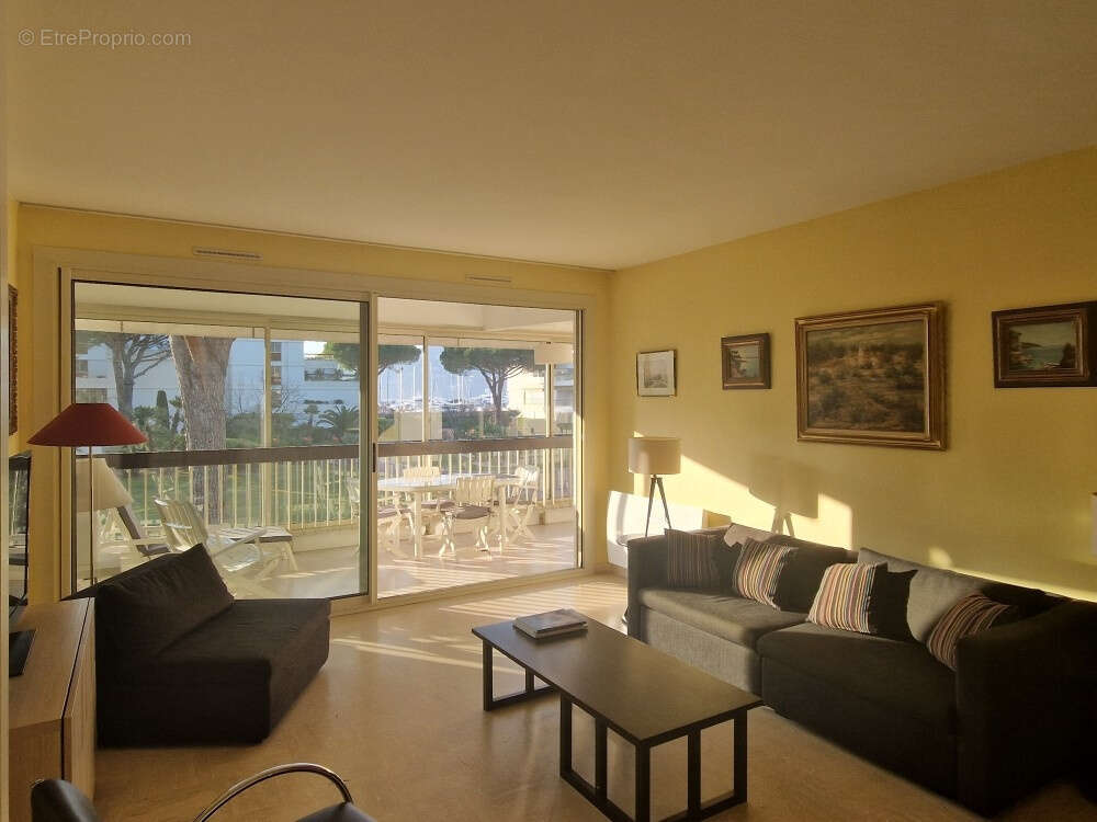 Appartement à MANDELIEU-LA-NAPOULE