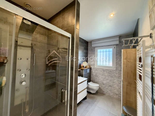 Maison 4 chambres 123 m2 avec piscine, dépandances et grand terrain - A découvrir ! - photo 11
