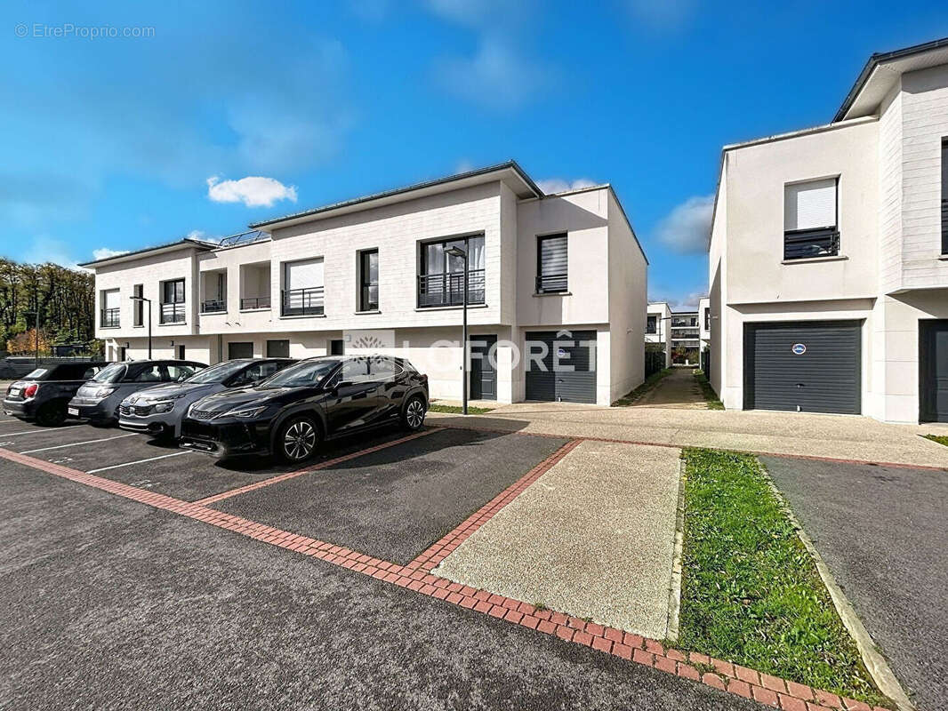 Appartement à FERRIERES-EN-BRIE