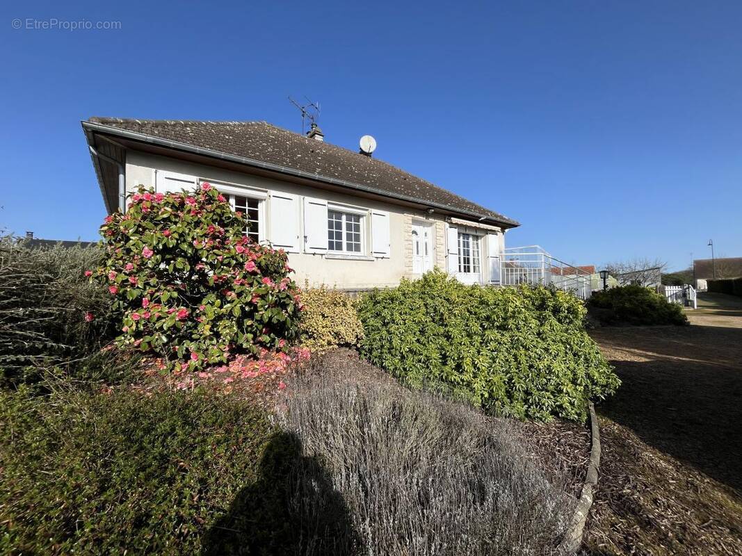 Maison à THORIGNE-SUR-DUE
