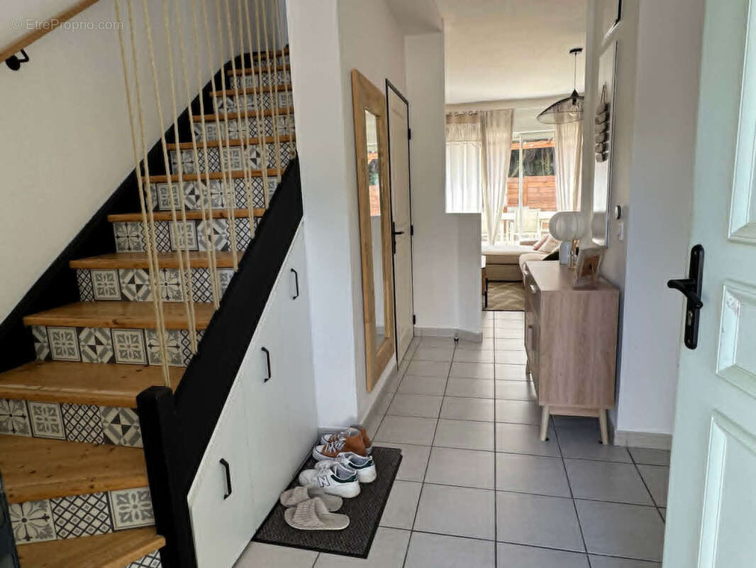 Beau duplex de type 4 avec terrasse et parkings - photo 7