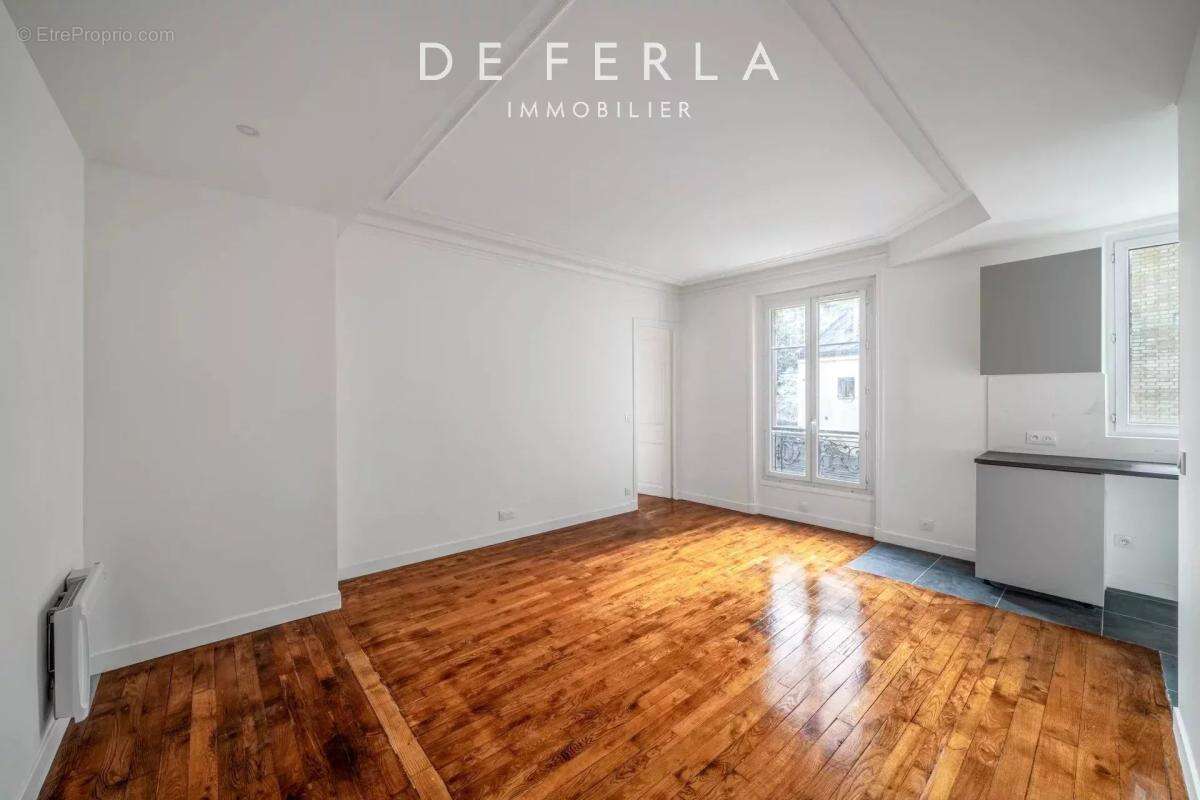 Appartement à PARIS-15E