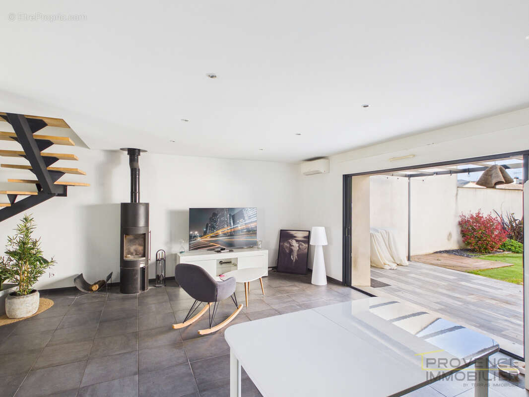 Maison à MALATAVERNE