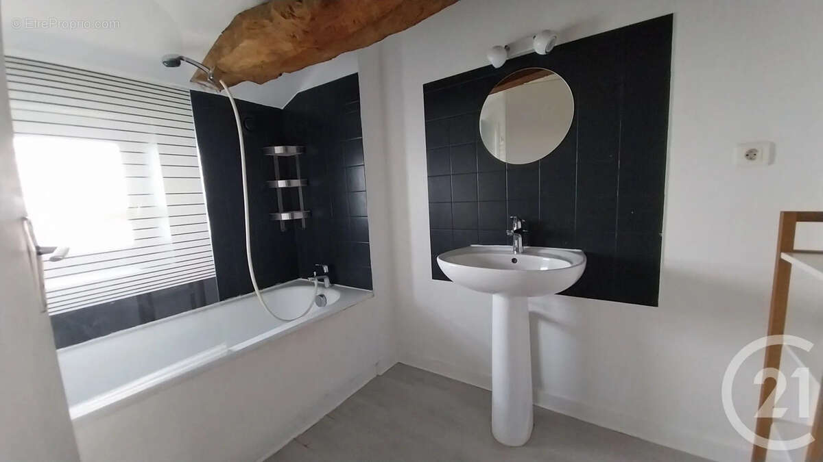 Maison 92 m² à Chaleins  - photo 7