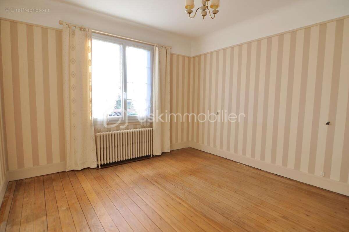 Maison à NOTRE-DAME-DE-GRAVENCHON