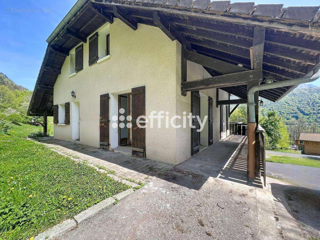 Maison 156 m² à Marignier  - photo 2