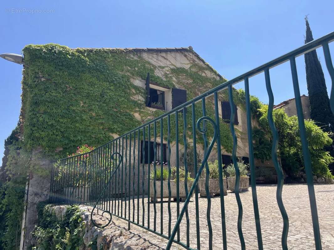 Appartement à TOURTOUR