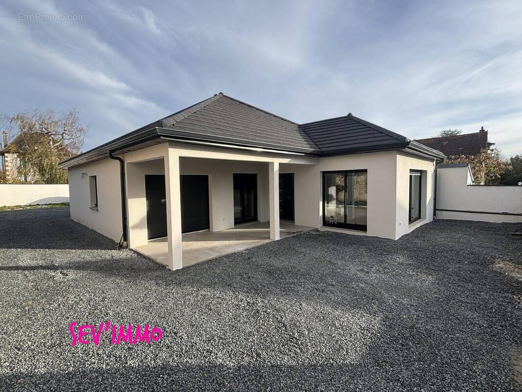 Maison à SAINT-GERMAIN-DES-FOSSES