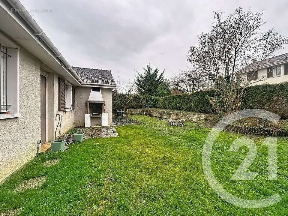 Maison à SAINT-FARGEAU-PONTHIERRY