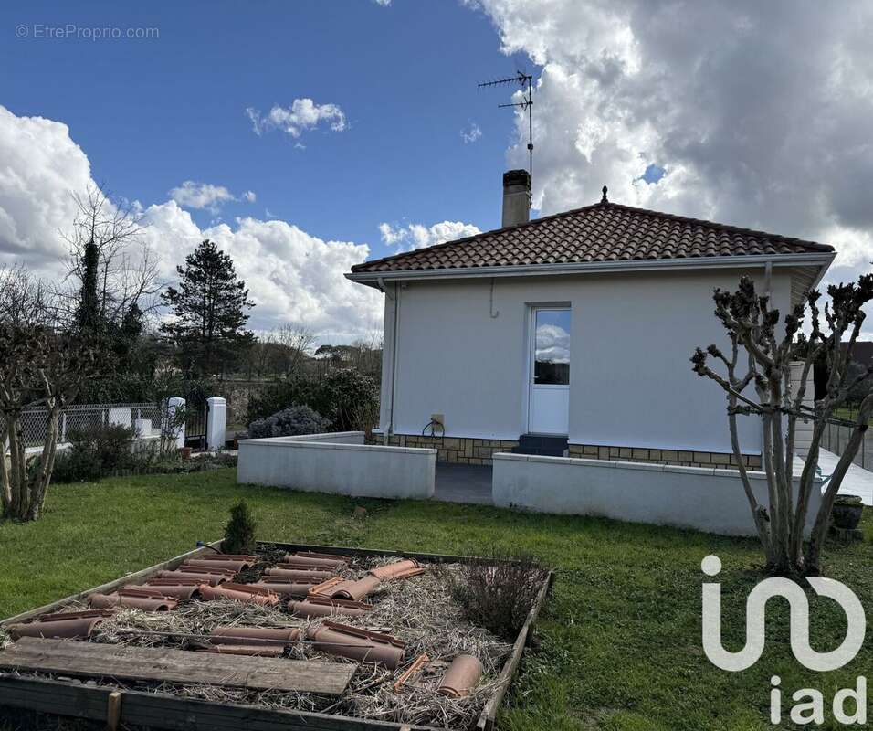 Photo 2 - Maison à VARENNES