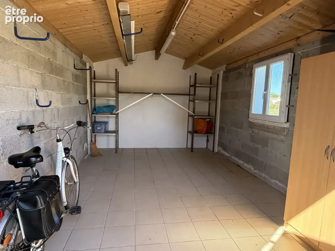 Maison à Ker Chauvineau, dans un chemin de terre, secteur très calme. - photo 13