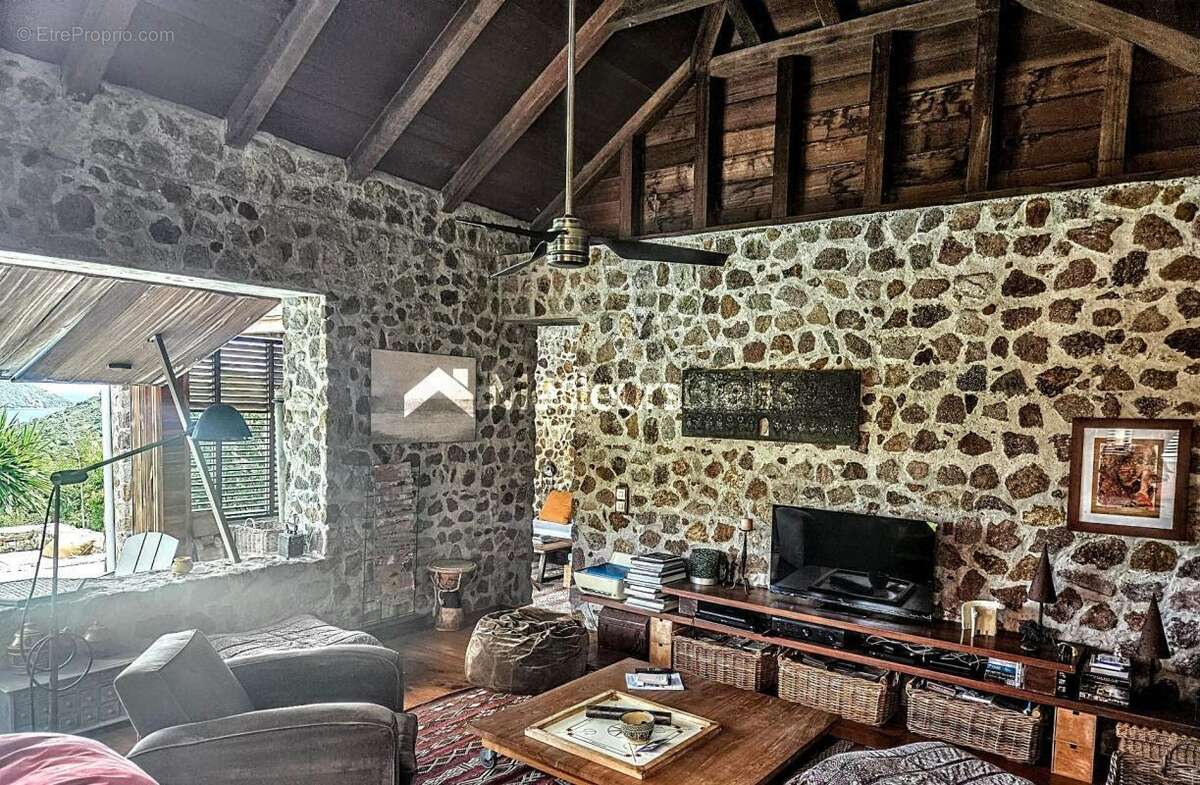 Maison à TERRE-DE-BAS