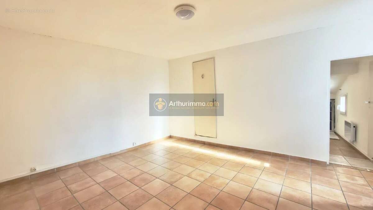 Appartement à PUGET-SUR-ARGENS