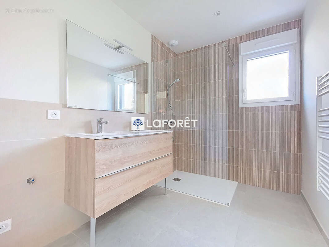 Maison à SAINT-LEGER-DU-MALZIEU