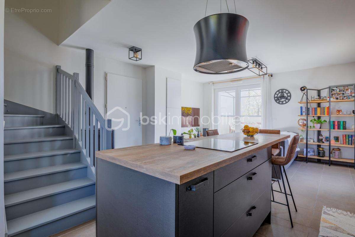Appartement à MEYZIEU
