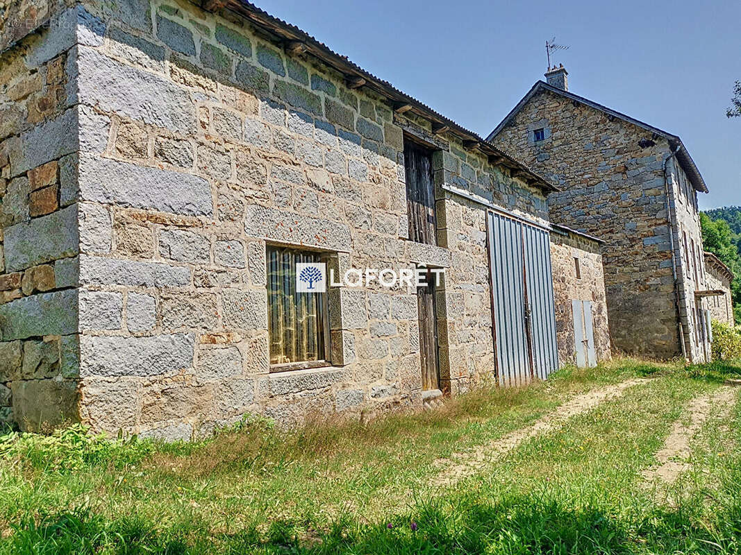 Maison à SAINT-PRIVAT-DU-FAU