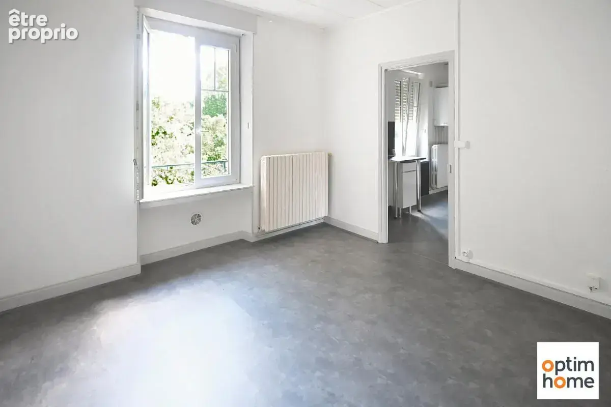 Maison bourgeoise individuelle - 5 chambres - 2 salles de bain - bureau - garage - terrain - photo 20