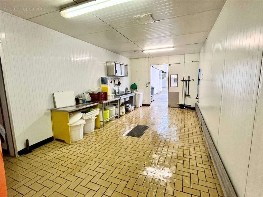 3 - Commerce à SAINT-HILAIRE-DE-RIEZ