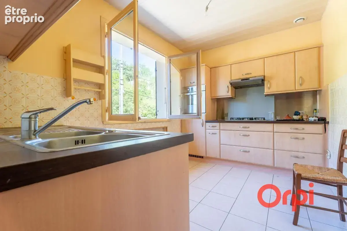 Maison avec beau terrain arboré et ruisseau en contre bas - photo 5