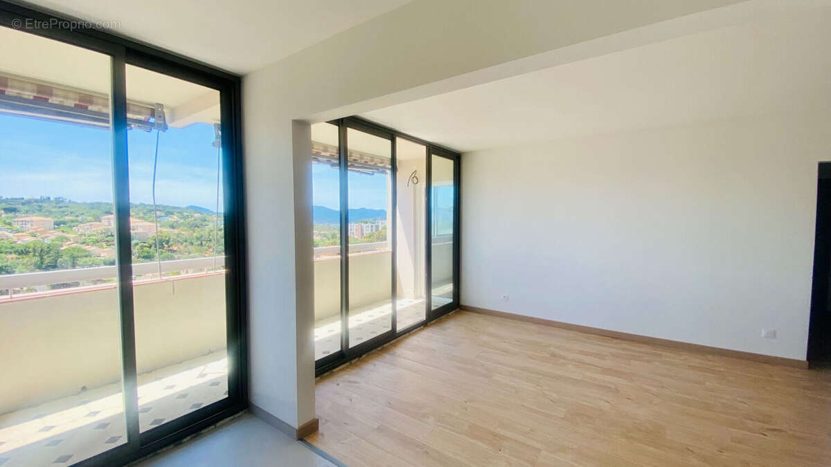 Appartement à LE CANNET