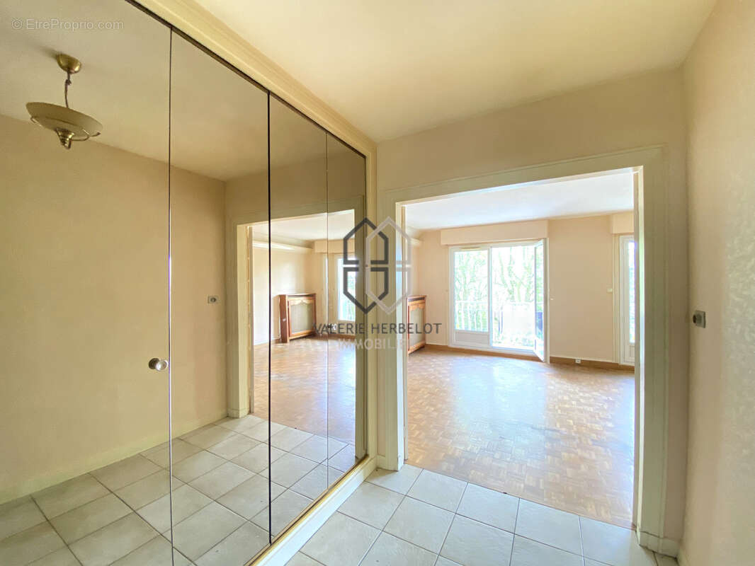Appartement à CHENNEVIERES-SUR-MARNE