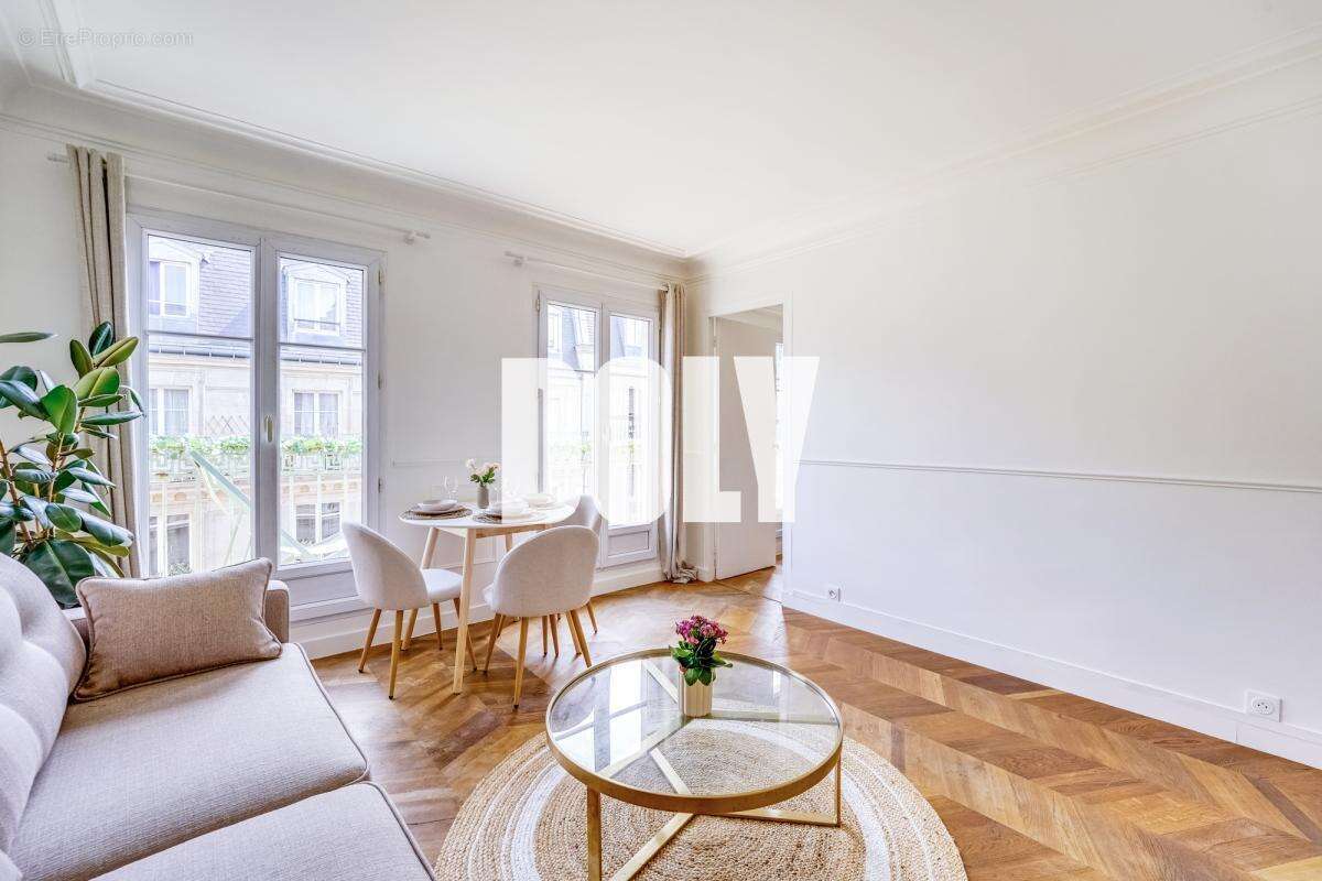 Appartement à PARIS-18E