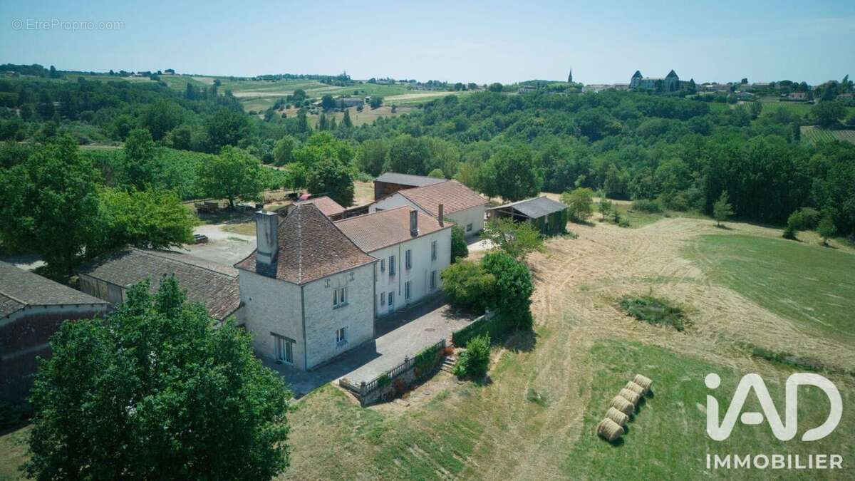 Maison 290 m² à Gageac-Et-Rouillac  - photo 3