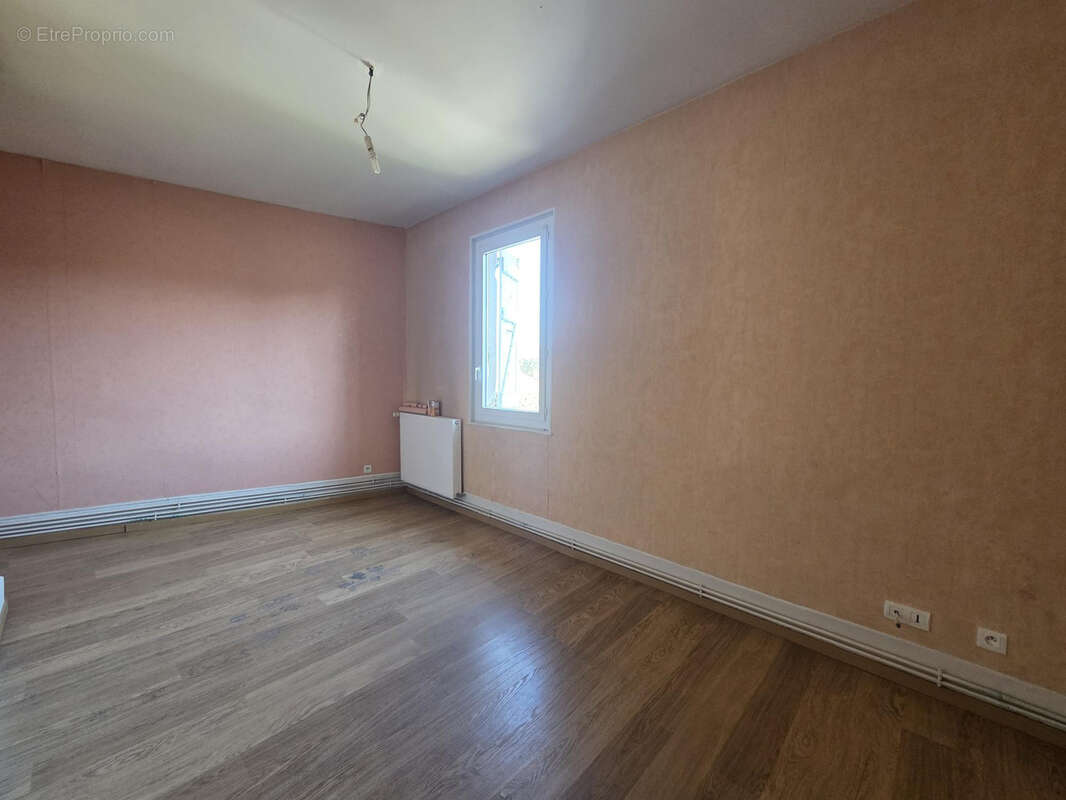 Appartement à NIVOLAS-VERMELLE