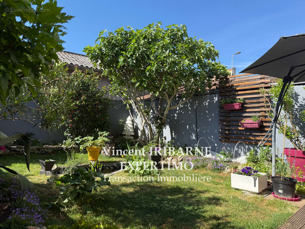 Maison à SAINTES