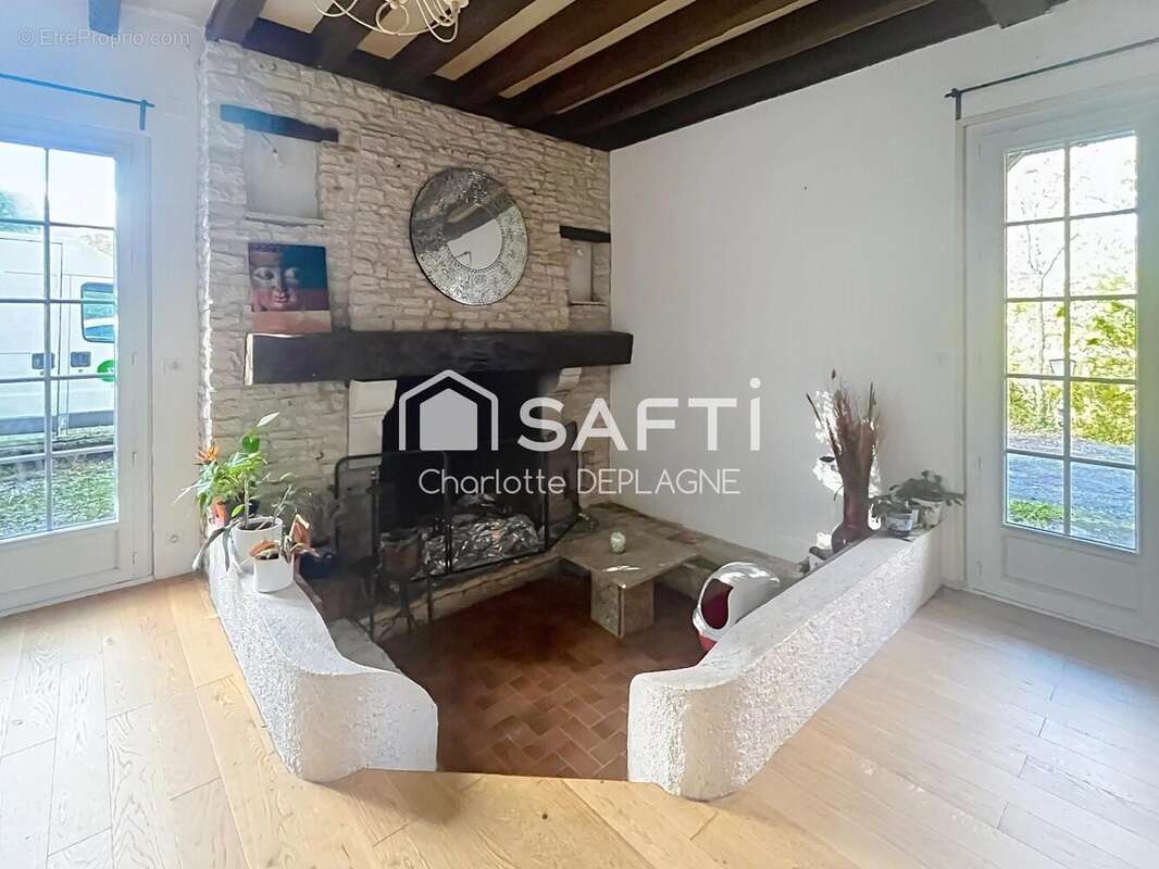 Maison 188 m² à Saint-Meard-De-Drone  - photo 2