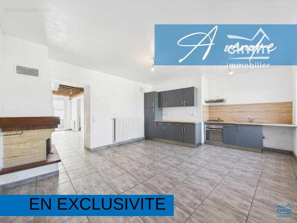 Maison à LONGUE-JUMELLES