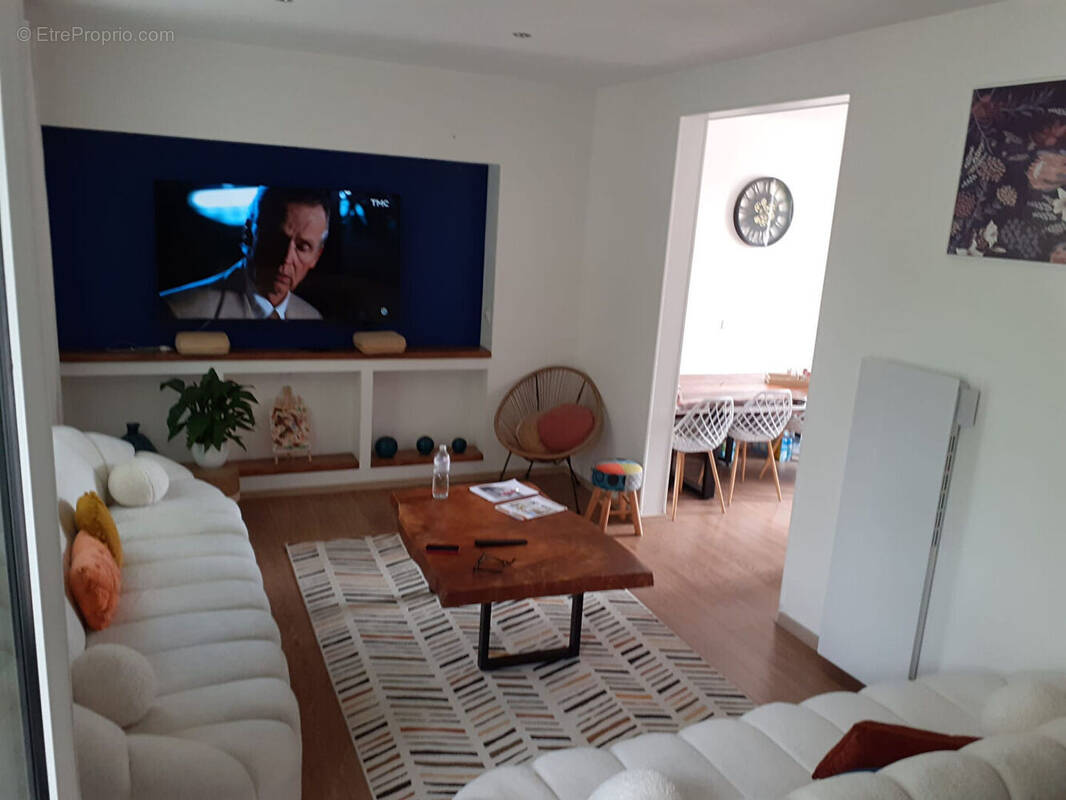 Appartement à DUGNY