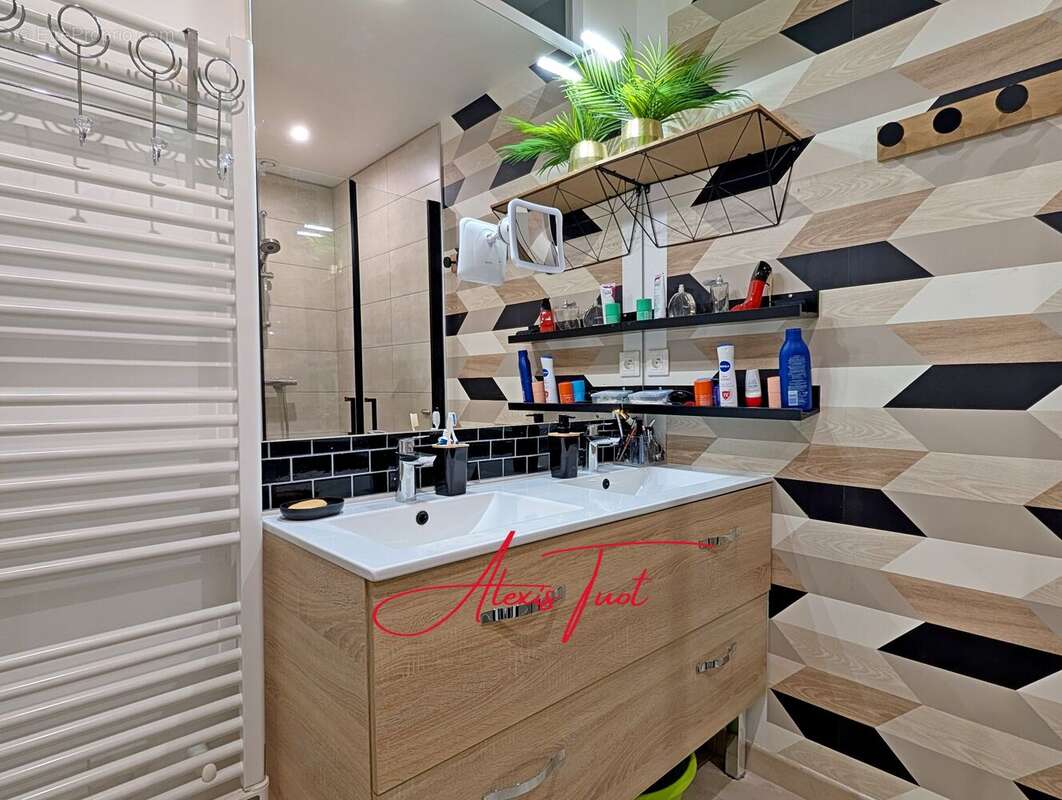 Maison 77 m² à Ambares-Et-Lagrave  - photo 15