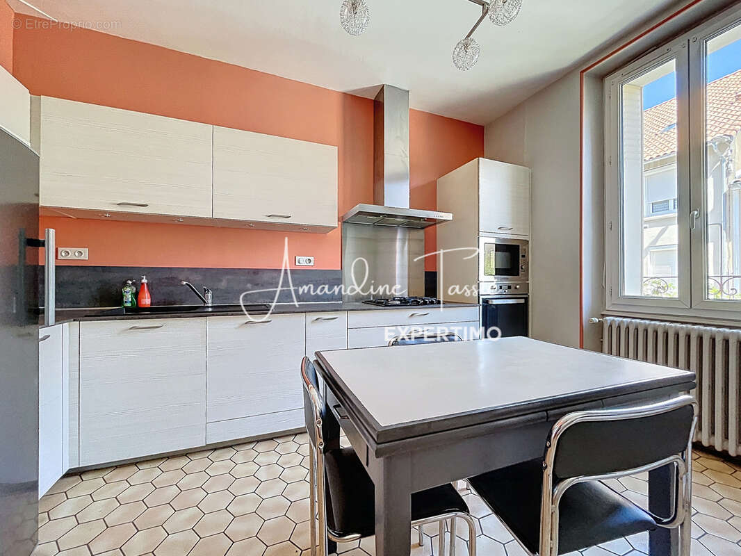 Immeuble de rapport, 3 appartements et sa maison   Centre-ville de Millau - photo 5